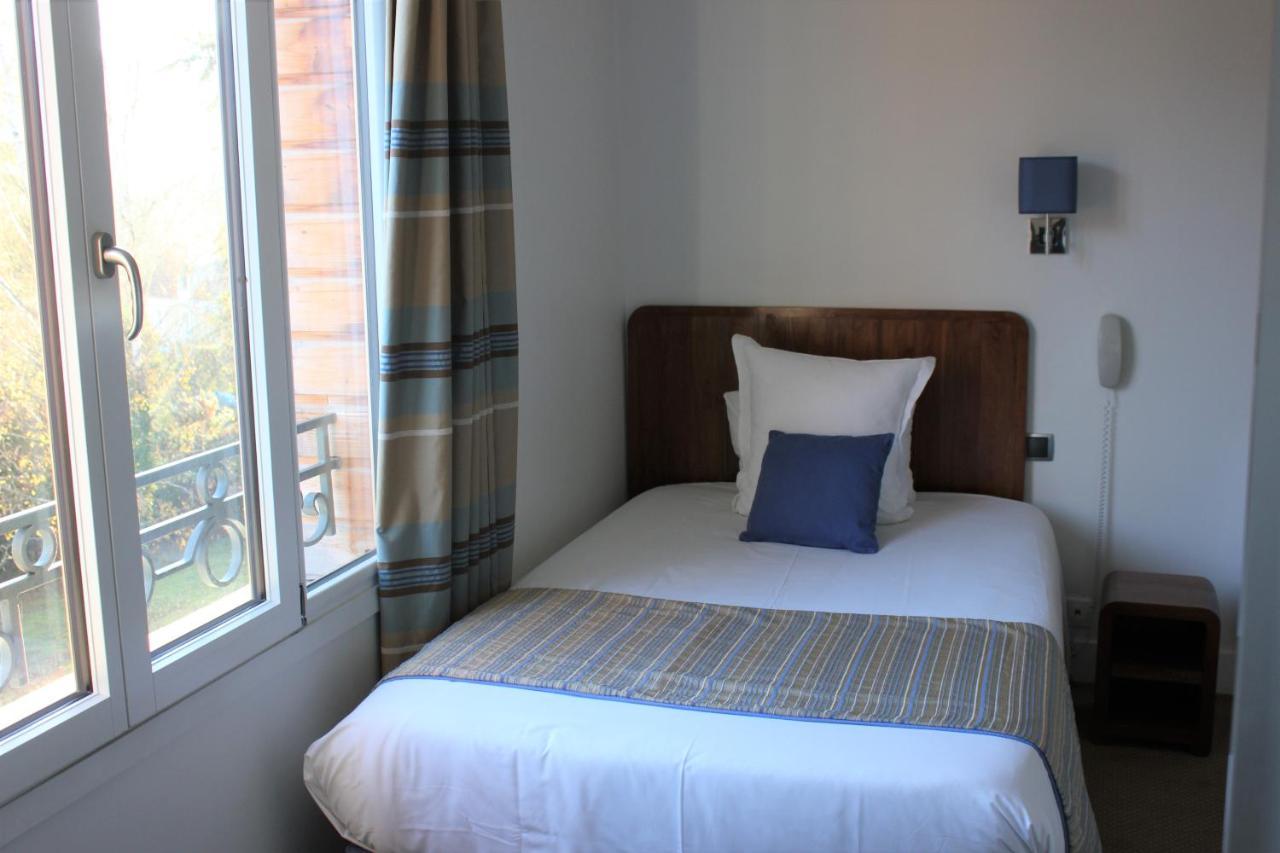 Logis Hotel & Restaurant - Le Manoir De Sauvegrain Saint-Lambert  Esterno foto