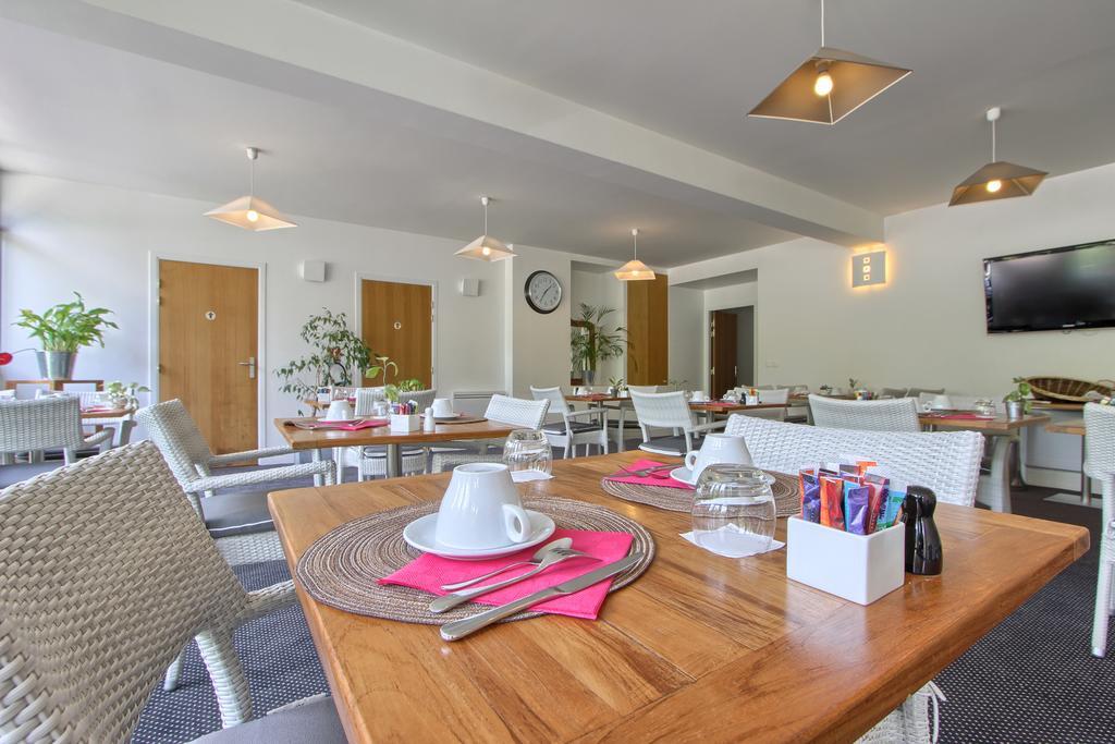 Logis Hotel & Restaurant - Le Manoir De Sauvegrain Saint-Lambert  Esterno foto